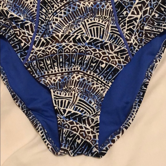 ana one piece swimsuit - Picture 2 of 3